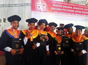 Politeknik Untag Melakukan Wisuda Pertama