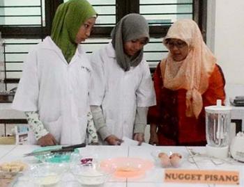 Nugget Pisang Karya Mahasiswa Politeknik UNTAG Surabaya Kaya Gizi & Disukai Anak-Anak