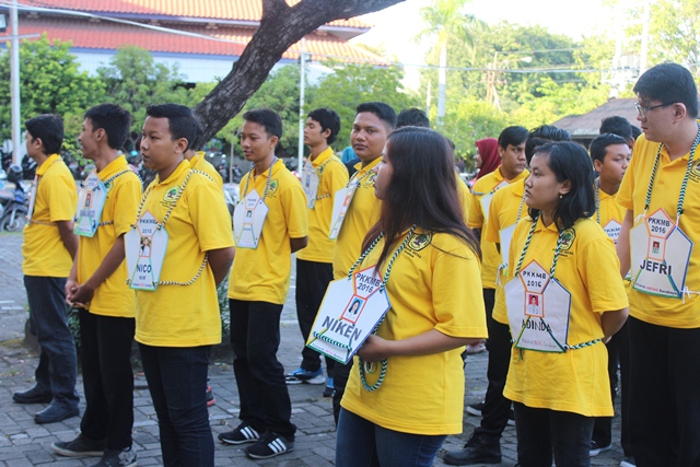 Pengenalan Kehidupan Kampus Mahasiswa Baru PKKMB Politeknik 17 Agustus 1945 Surabaya Tahun Akademik 
