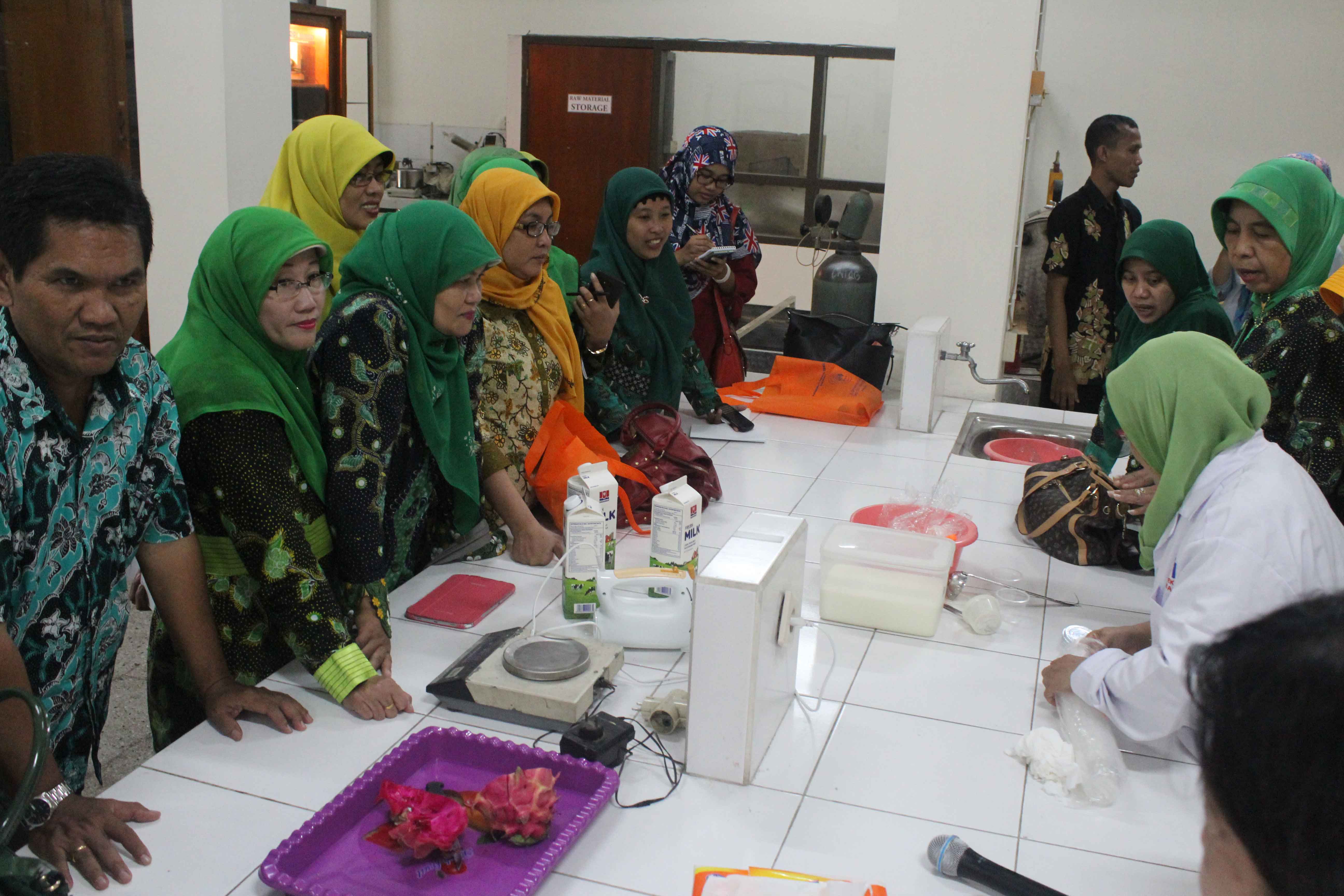 Pelatihan Penerapan Bioteknologi Guru-Guru MGMP Biologi Se-Kabupaten Sidoarjo